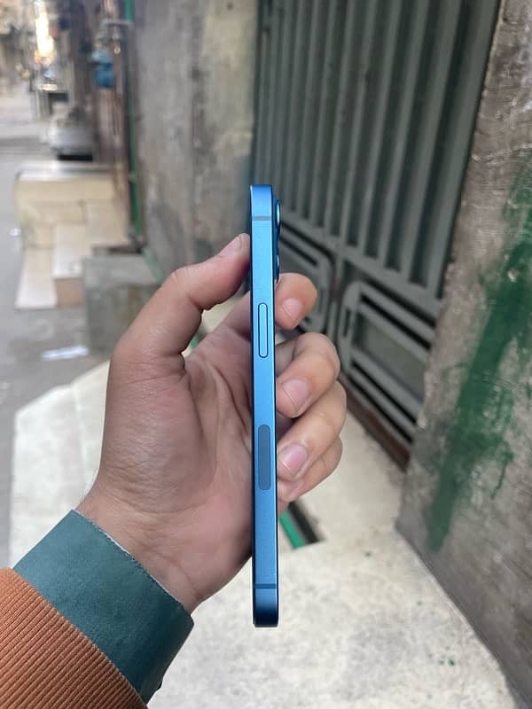 Iphone 13 Blue colour 0