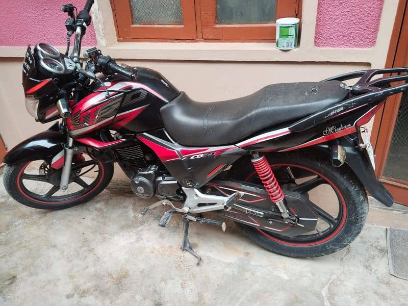 Honda cb 150f original bike hay Kisi say bhi check kar wa lo 1