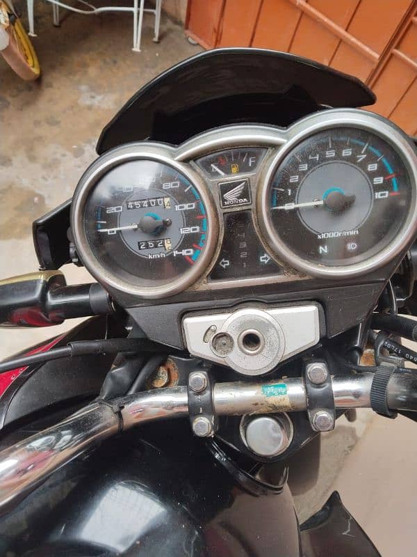 Honda cb 150f original bike hay Kisi say bhi check kar wa lo 3