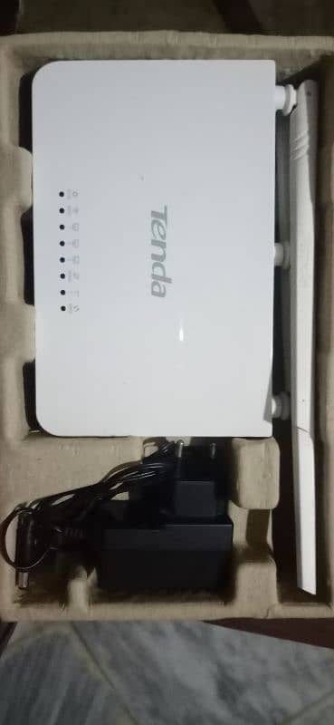 Tenda router N300 for sale 2