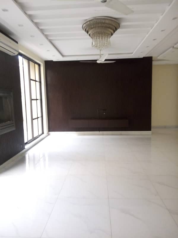 1.5 Kanal Modern House Available For Rent in Bridge Colony Cantt at a Prime Location 0