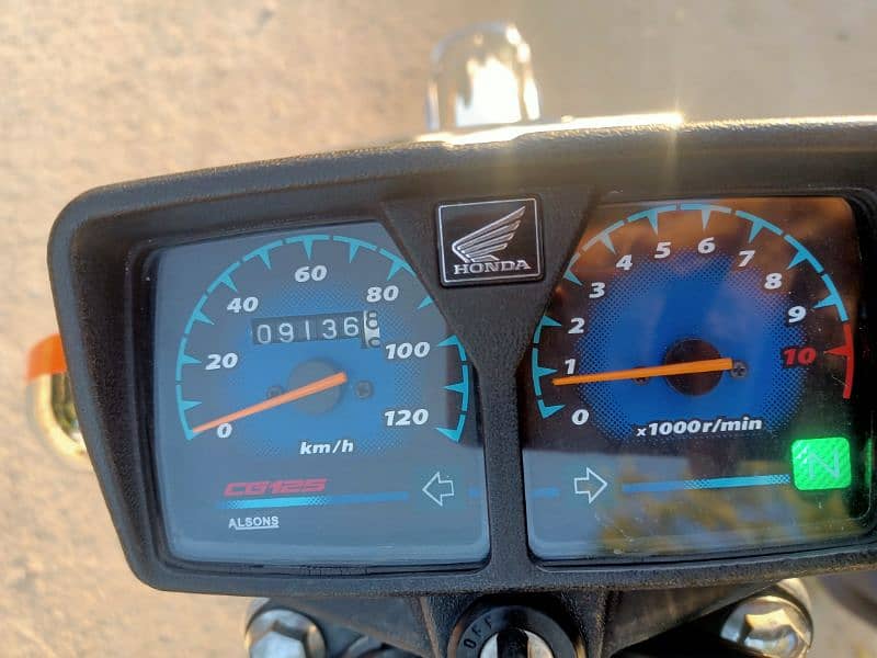 Honda cg 125 Karachi no mint condition seald gari orignal 4