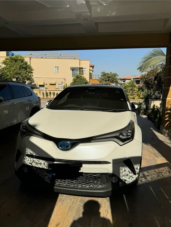 Toyota C-HR 2017 Gled top variant 3