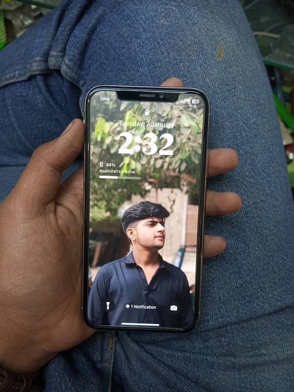 iphonex 256gb factory but all sims are working 3