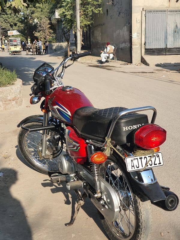 HONDA 125 2022 MODEL TOTAL GENUINE COMPLETE FILE 3