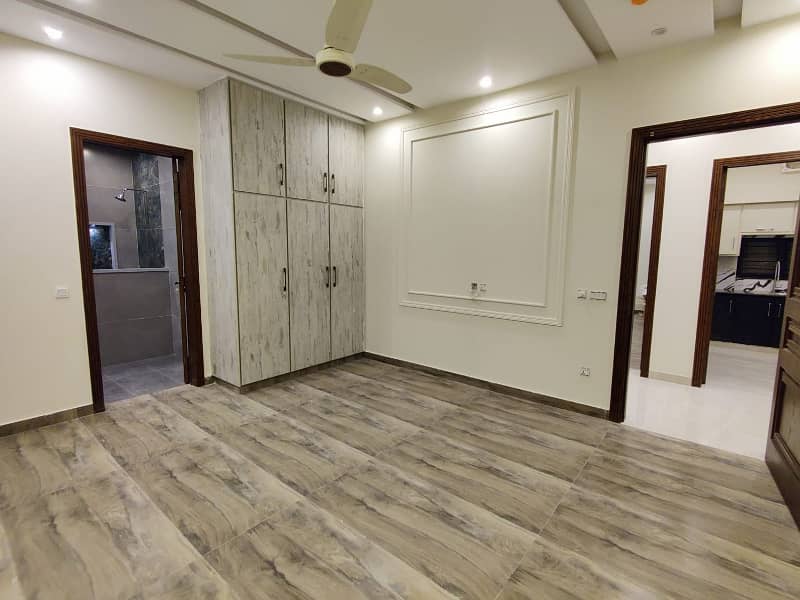 1 Kanal Luxury Out Class Upper Portion For Rent In DHA Phase 1,Block E, Lahore. 1