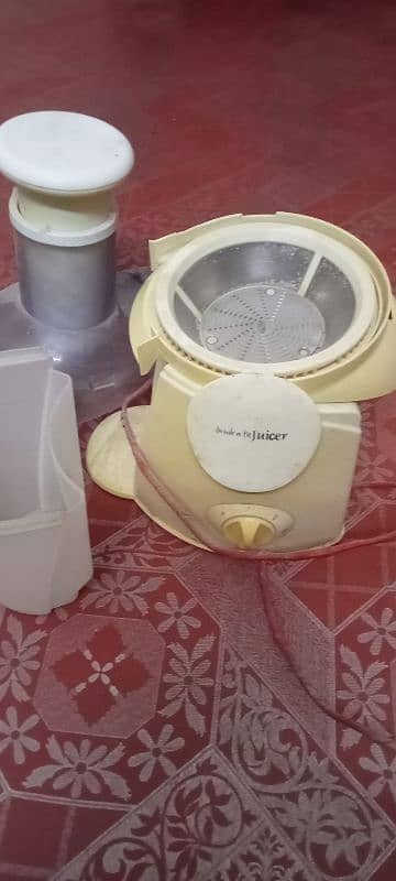 fresh juicer 1