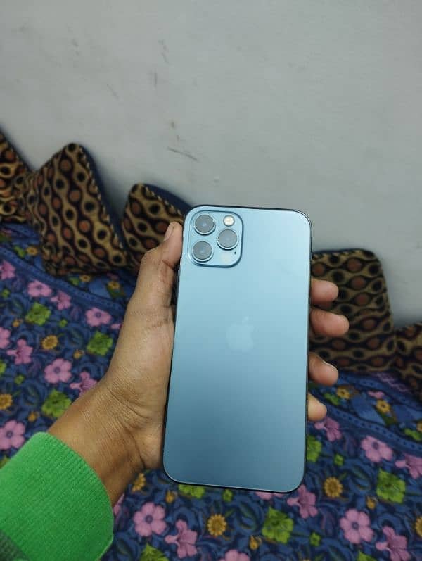 very beautiful phone urgently sale 3