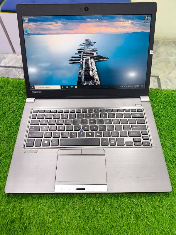 Toshiba Core i7 - 6th Gen. 0