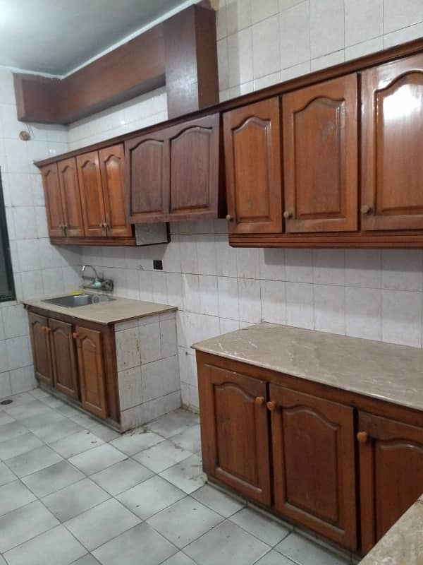 three bed dd 1st floor portion with roof for rent in johar 3