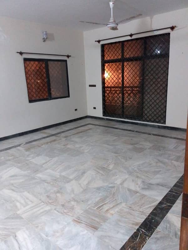 three bed dd 1st floor portion with roof for rent in johar 6