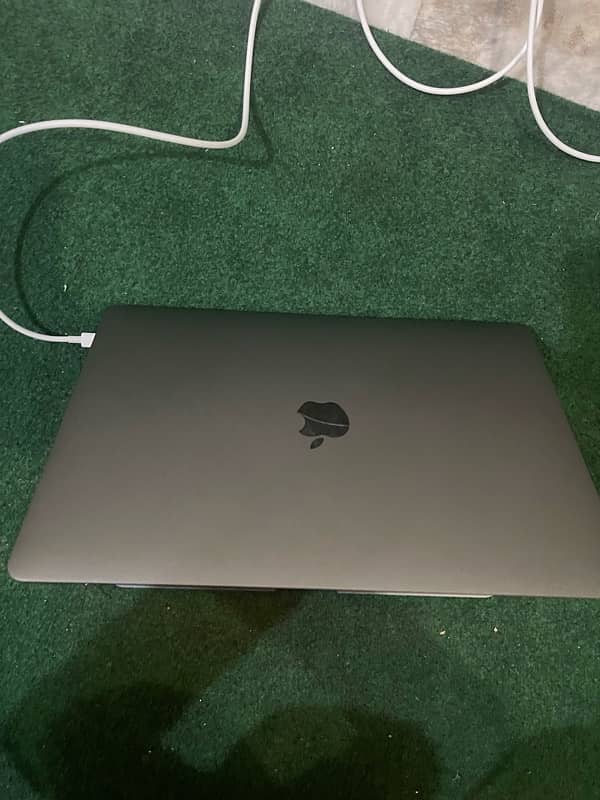 macbook pro 2017 3