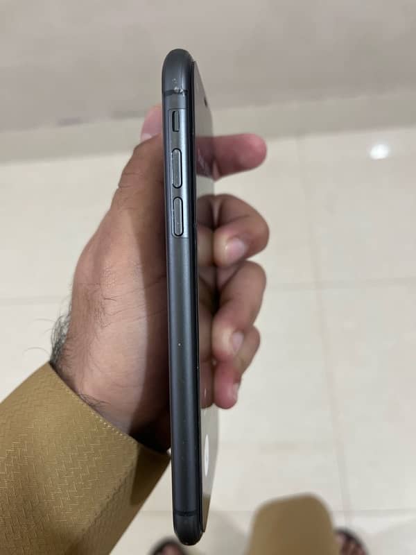 iphone 11 best condition 2