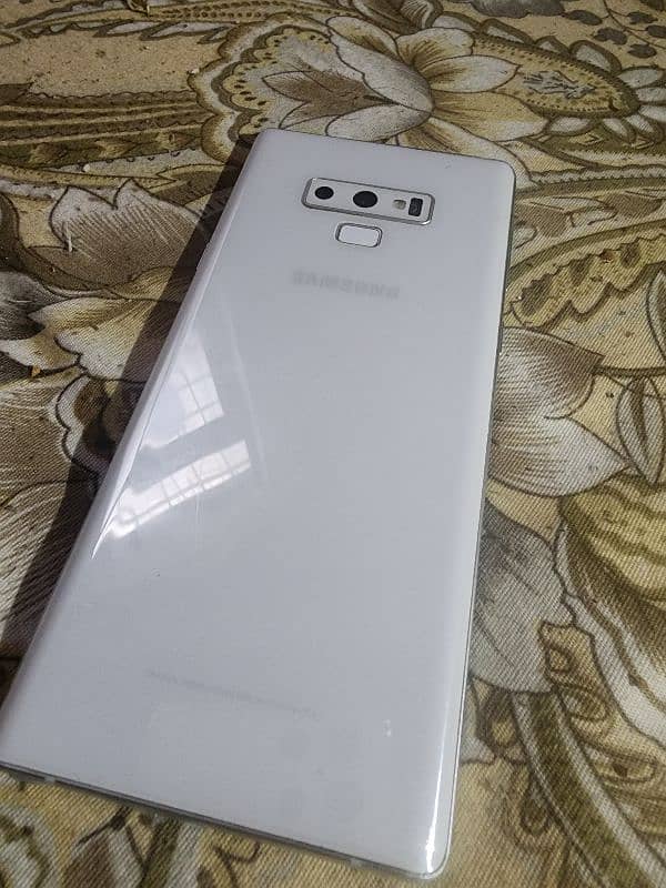 Samsung note 9 . . 6gb ram . . 128gb memory. small dot. . online active 1