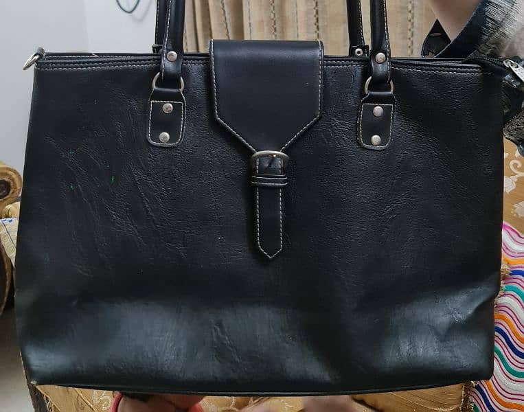 Black color shoulder bag 2