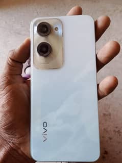 Vivo y 18