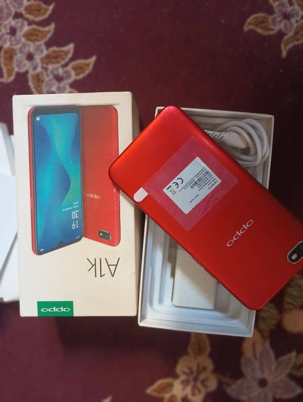 Oppo A1k . argent sell. Contact 03121181088. only Whatsapp 4