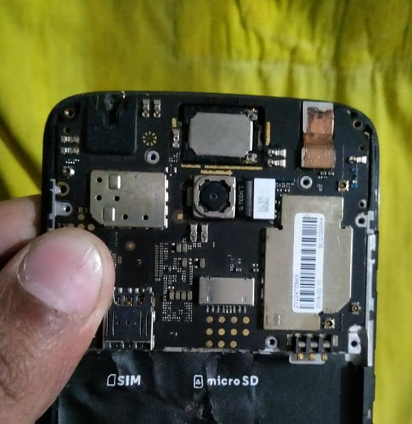 Moto E4 BOARD 5