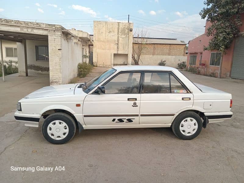 Nissan Sunny 1987 4