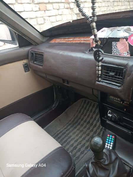 Nissan Sunny 1987 12