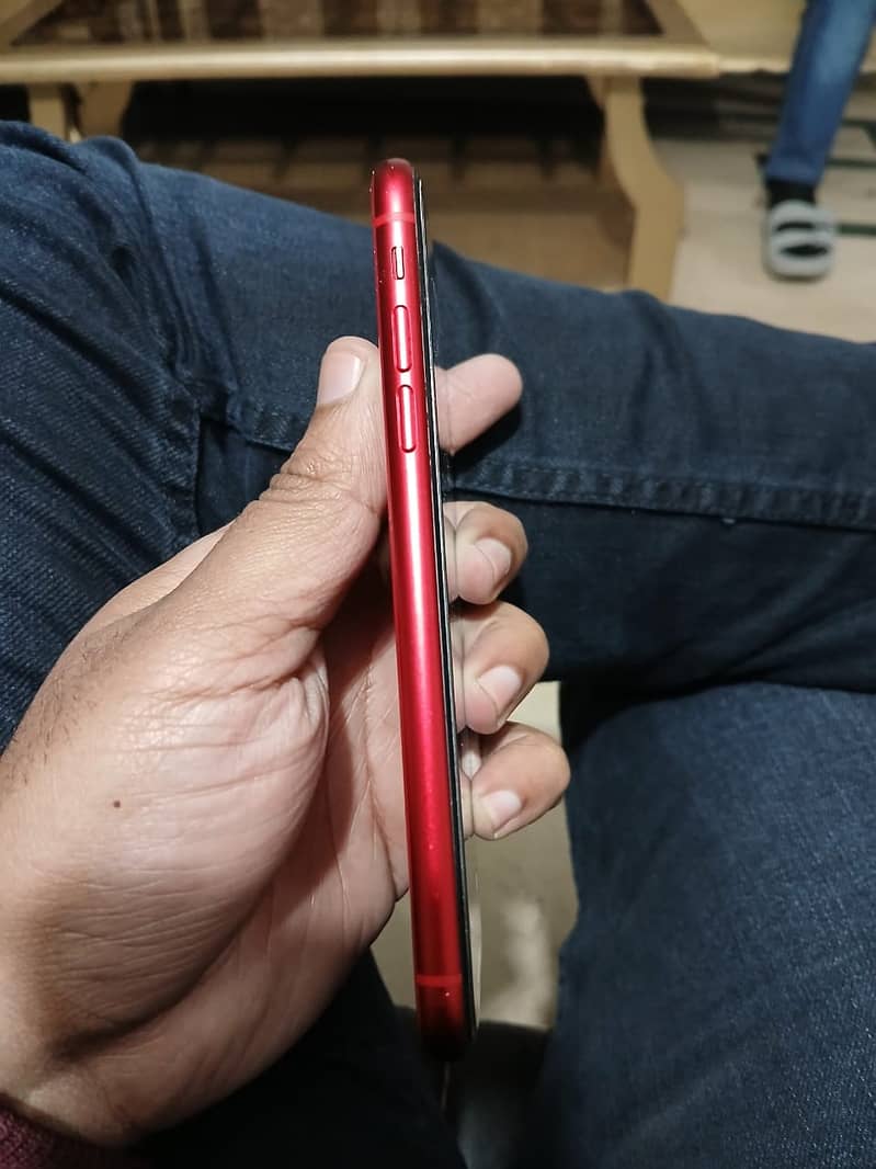 Apple iPhone 11 / Red Colour / Limited Edition / 64gb / Non PTA 4