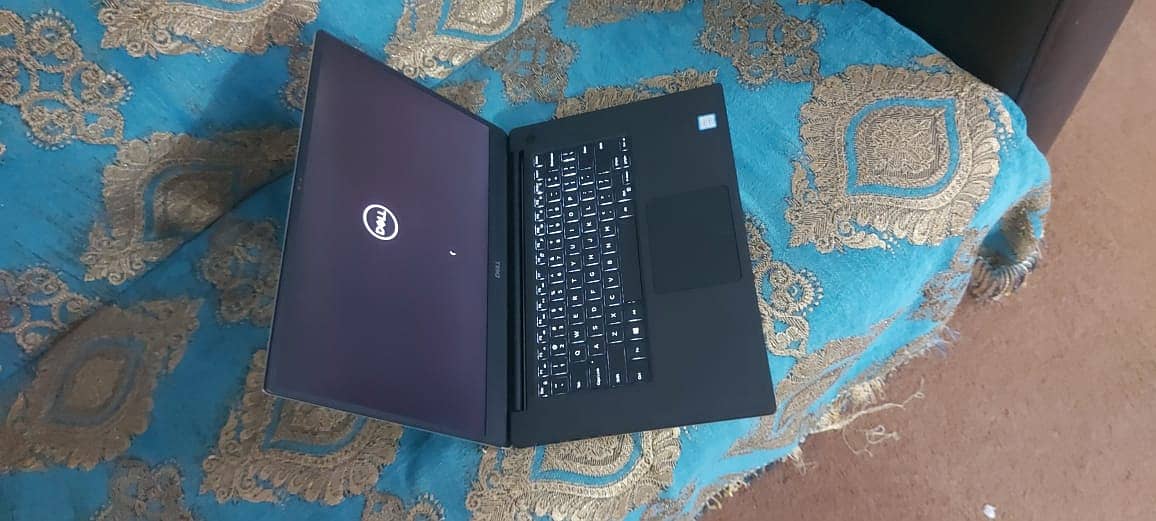 Laptop On Sale, Dell XPS 15 7590 8