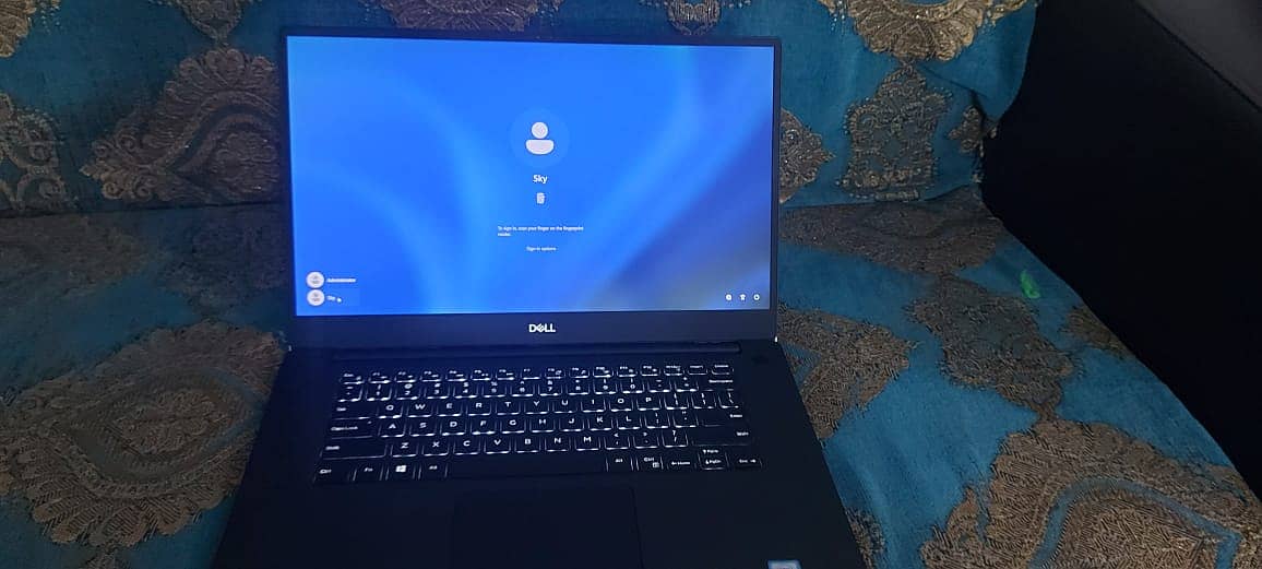 Laptop On Sale, Dell XPS 15 7590 9