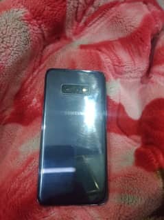 Samsung Mobile S10e 6 128gb. (EXCHANGE POSSIBLE )