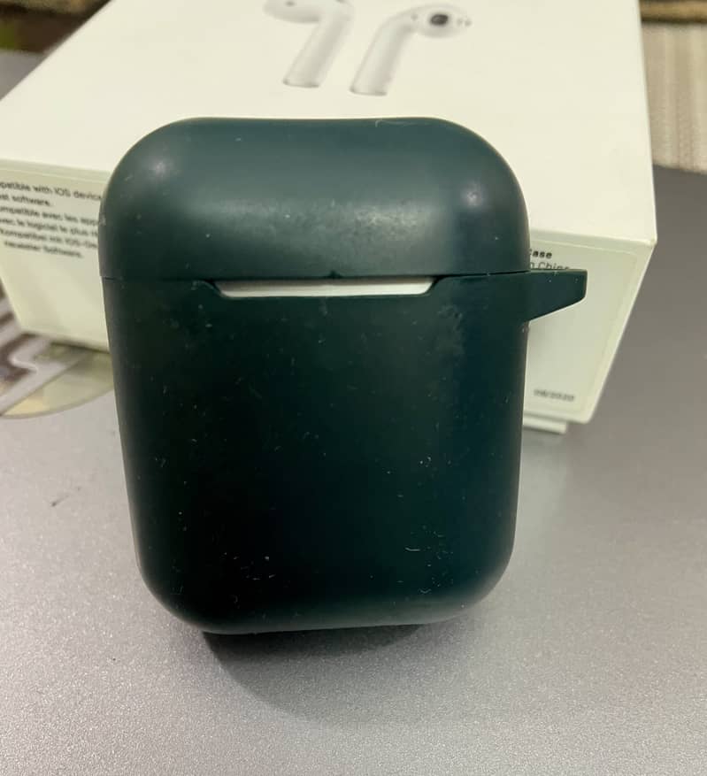 Selling Apple AirPods 2nd Gen 2