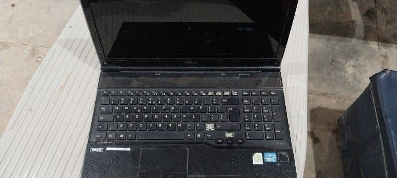 Fujitsu lifebook core i5 1