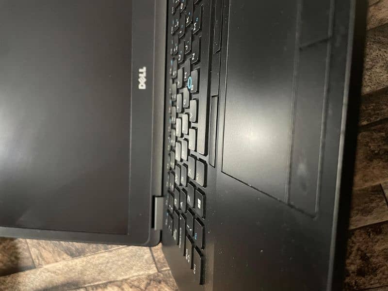 Dell latitude E7470 i5 ,6th gen 8