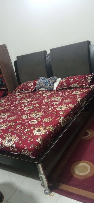 solid wood king size bed 0