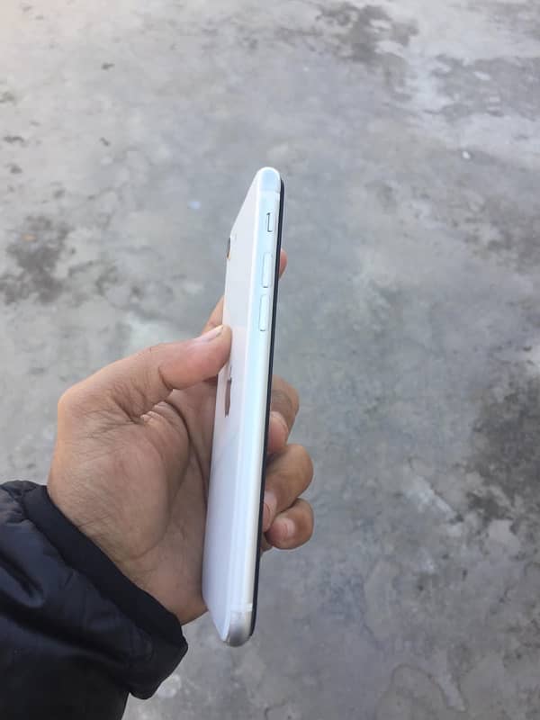 IPhone SE 2020 PTA Prove 128 GB price 44k 1