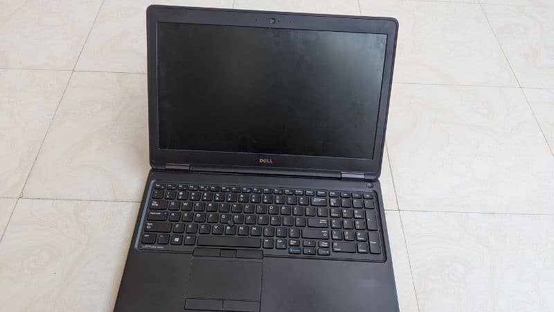 Dell latitude 5550 2