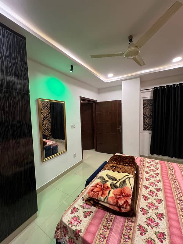 ONE BED LUXURY APARTMENT AVAILABLE FOR RENT IN GULBERG GREEN ISLAMABAD 6