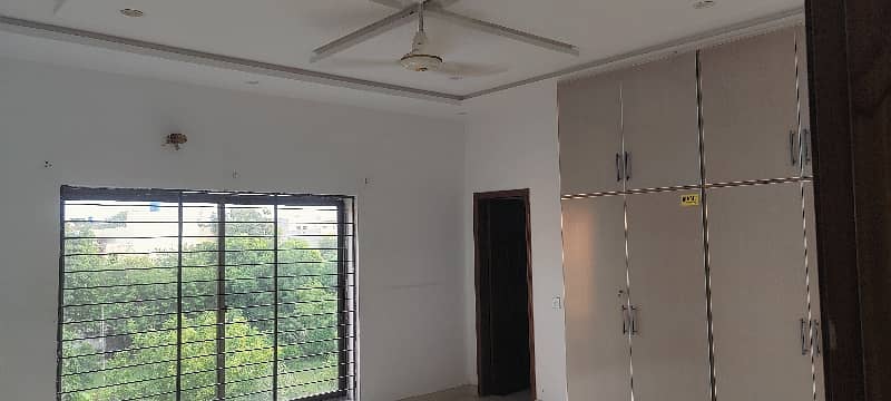 10 Marla Single Storey House For Rent 7