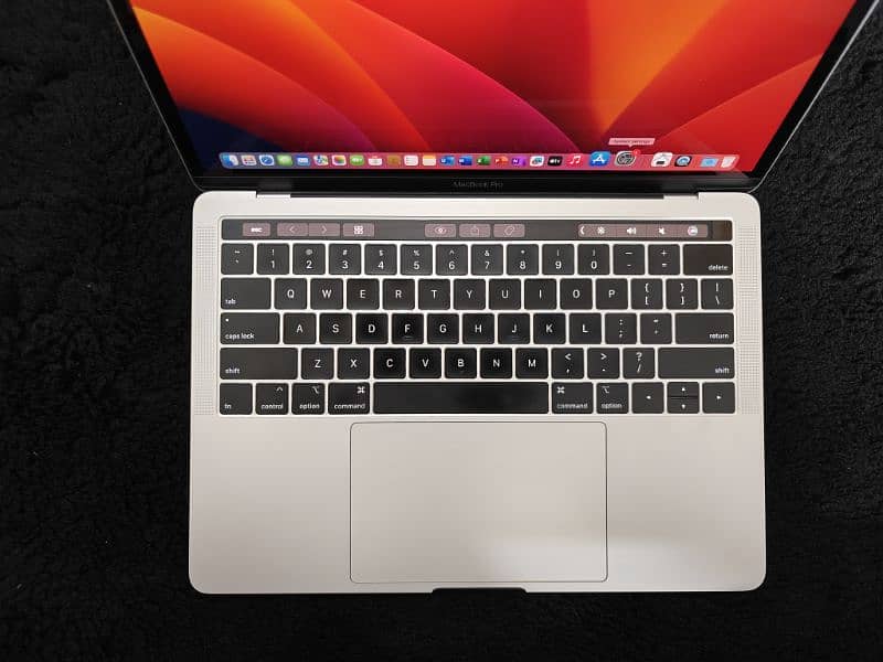 Macbook Pro 2019 touch bar 2