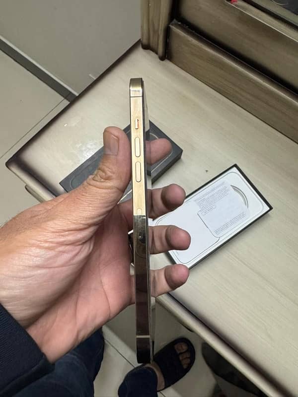 iphone 12 pro max 256gb PTA approved 7