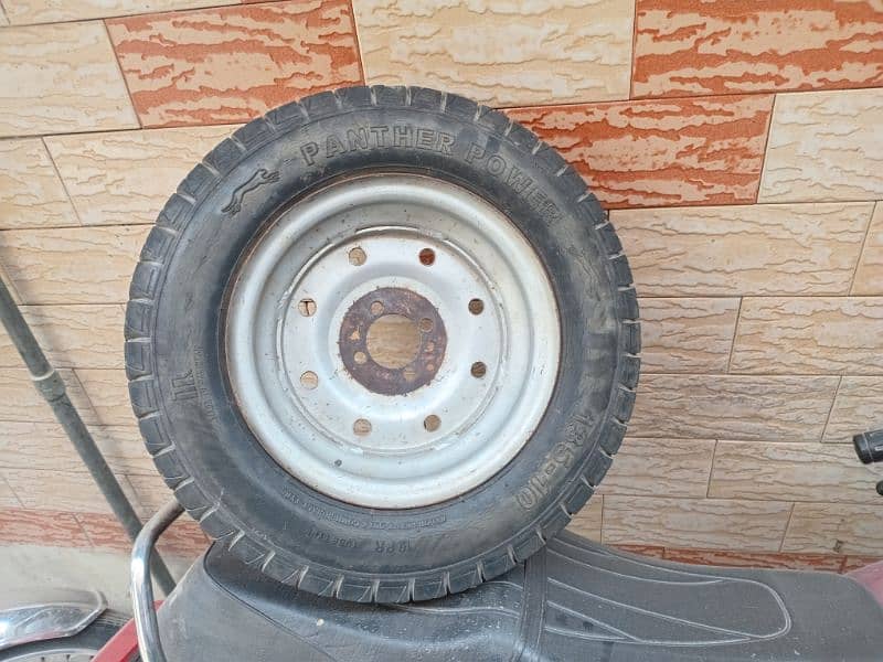 Rikshwa tyre stapni with rime 1