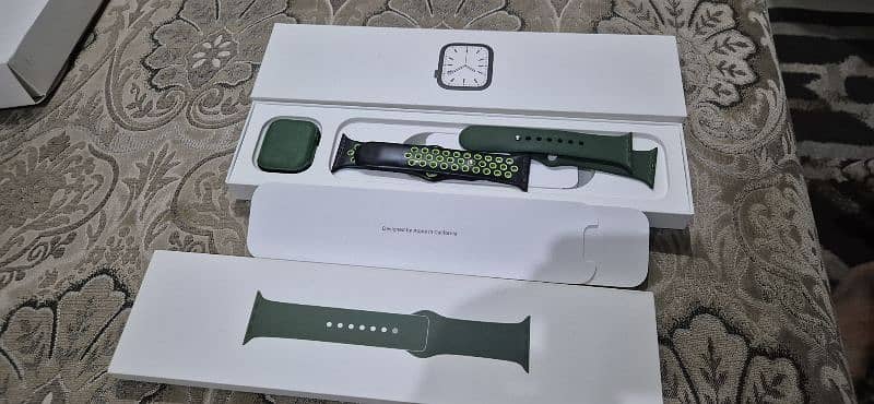 Apple watch 7 Series 6