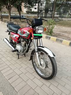 Honda 125 10/9.   /2023