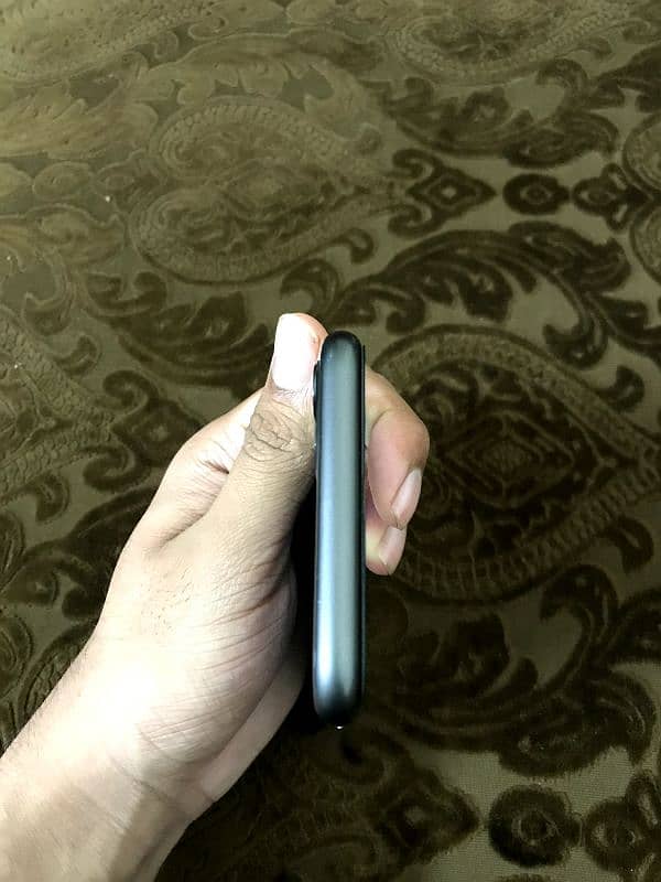 iphone 11 pta approved 128gb black color 5