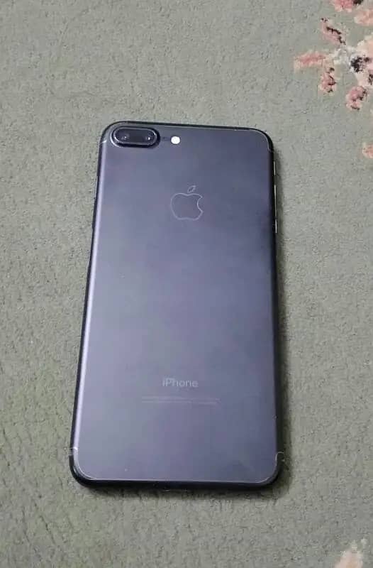 03/1/9/5/21/2/2/0/8 dead Iphone 7 plus available 128 gb black colour 0