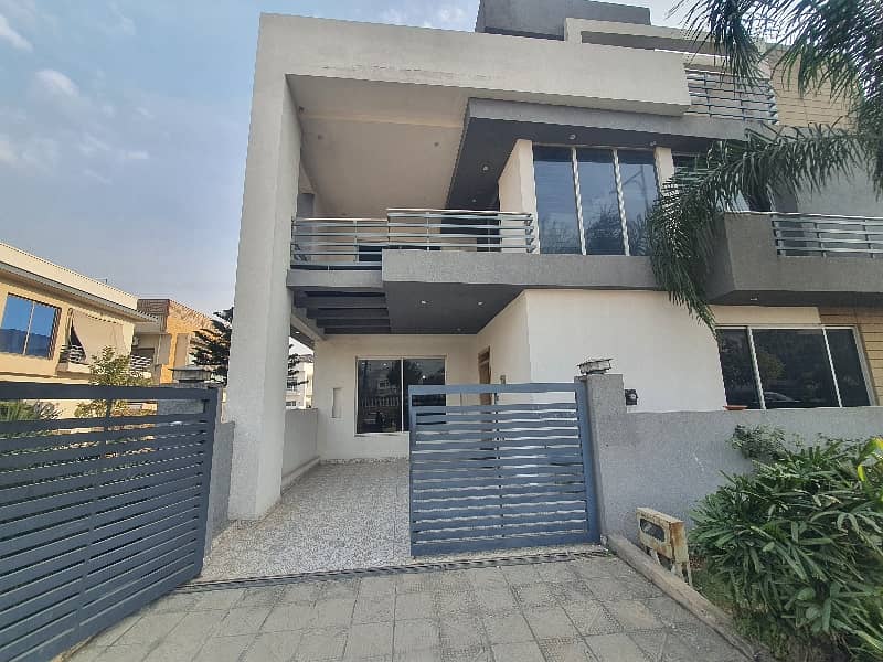 8 Marla Double Unit House Available. For Rent In Faisal Town F-18 Islamabad. 9