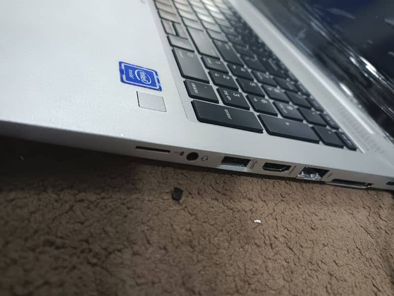 HP ELITEBOOK CORE i7 8TH generation 5