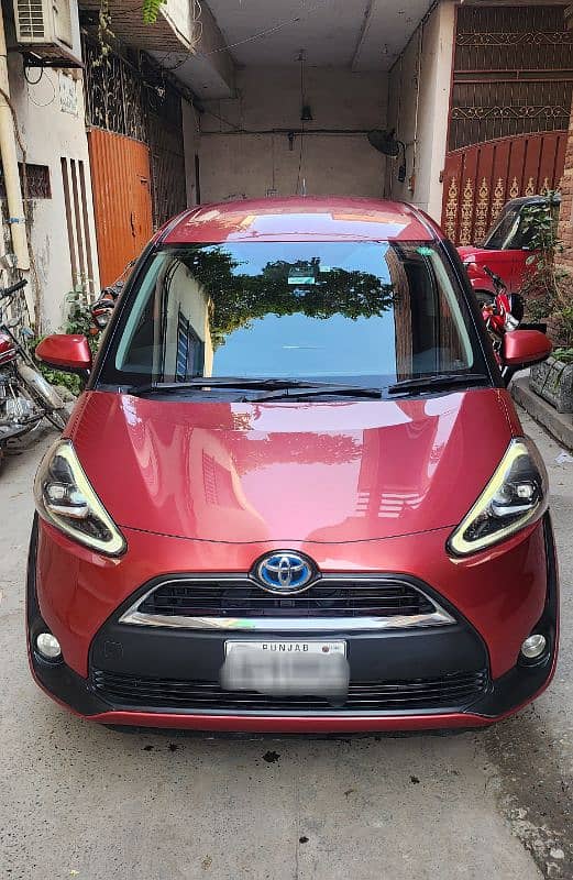 Toyota Sienta hybrid 7 seater totally original 100% 0