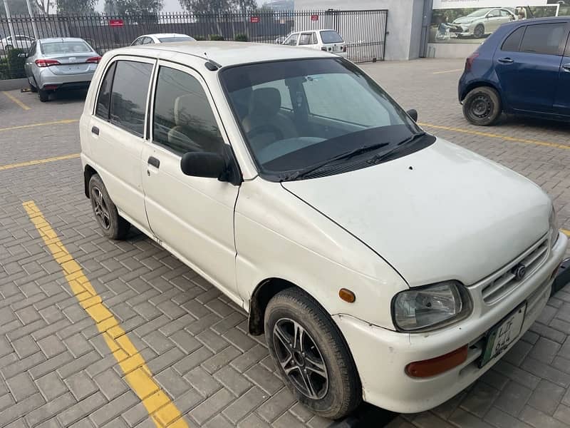 Daihatsu Cuore 2004 3