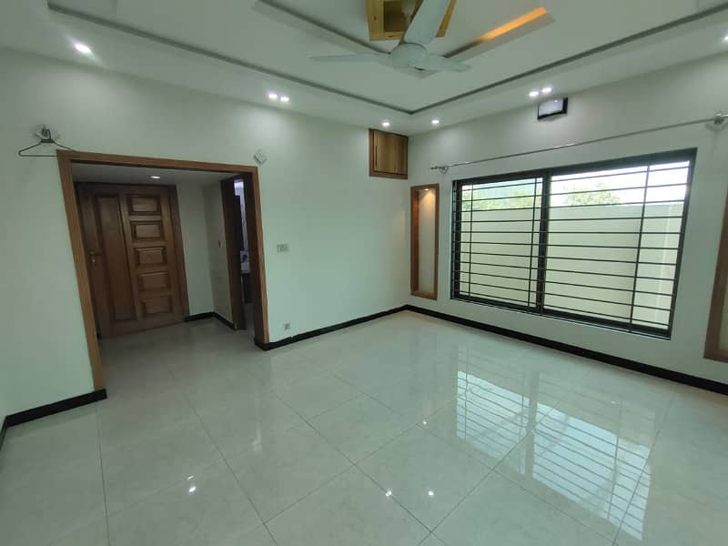 Elegantly Designed 10 Marla House Available For Rent 5