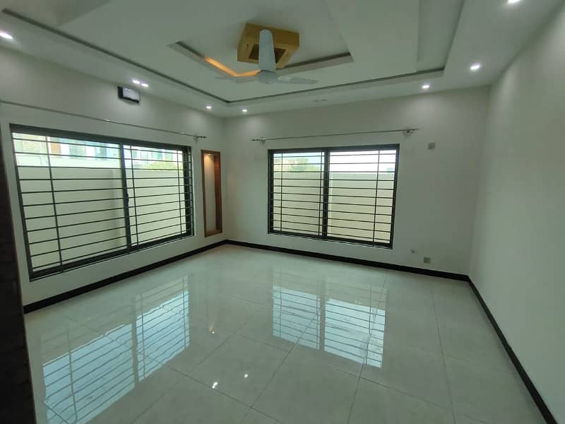 Elegantly Designed 10 Marla House Available For Rent 7