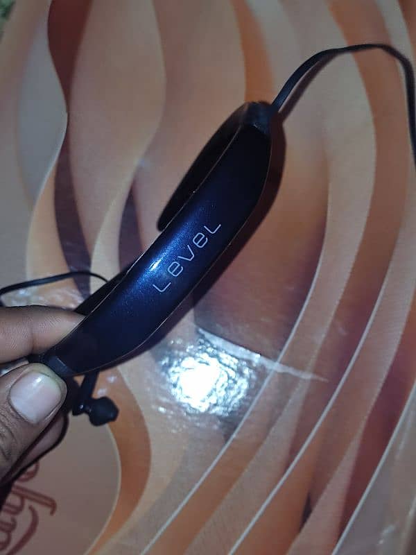 Samsung Level Neckband 1